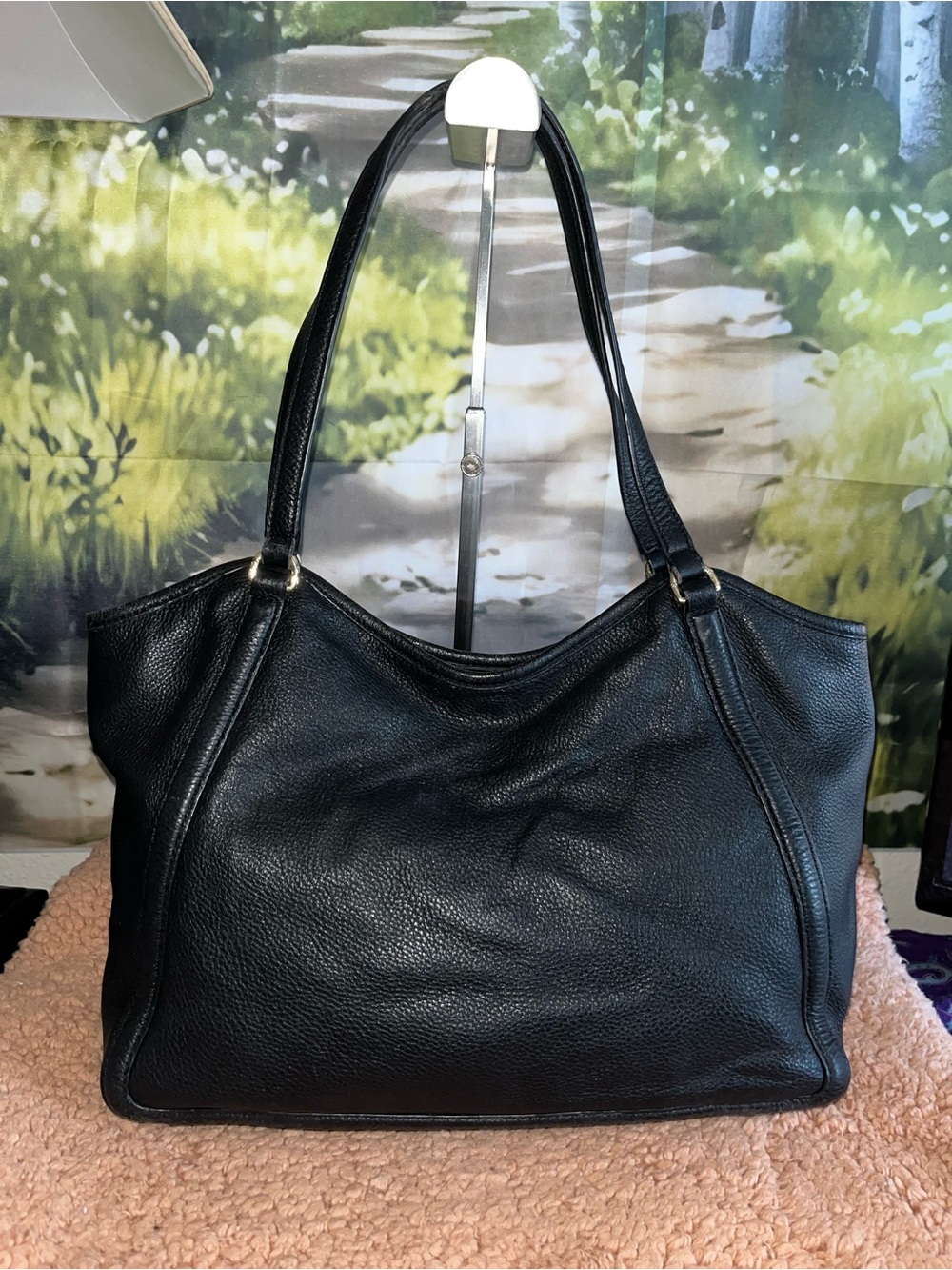 Tory Burch Amanda Black Pebbled Leather Shoulder Bag with Logo Medallion - Picture 3 of 9